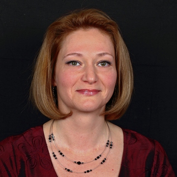 Tatár Enikő